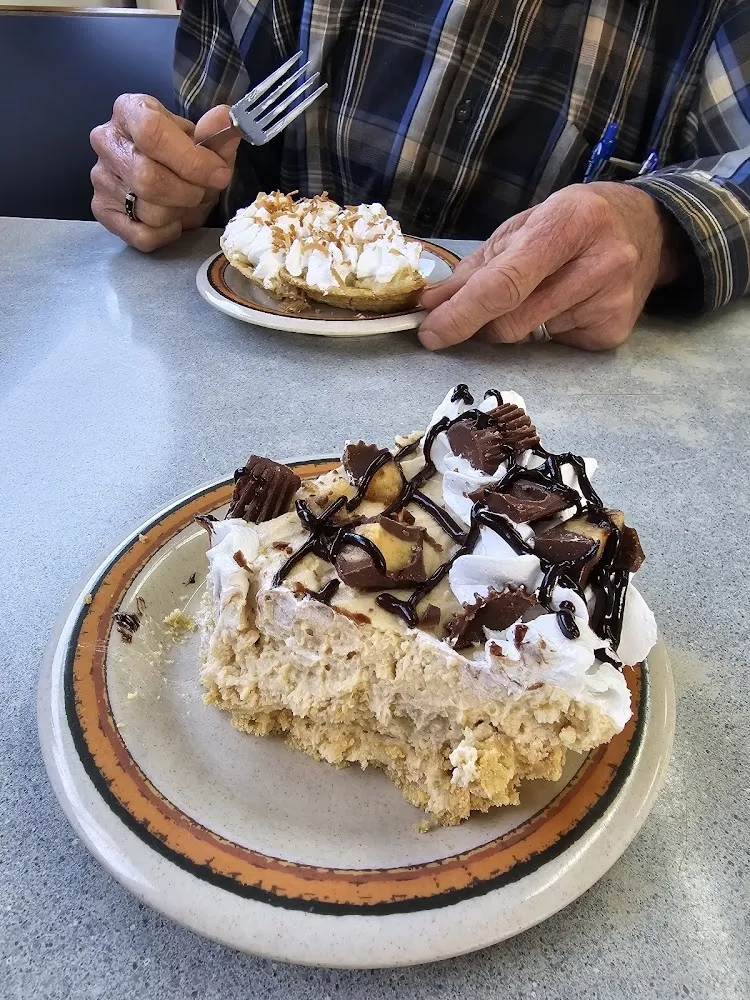 Reeces Cup Peanut Butter Pie